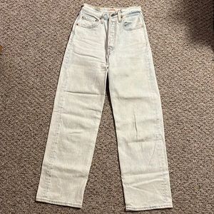Levi’s Ribcage High Rise Straight Ankle jeans - light wash size W24, L27